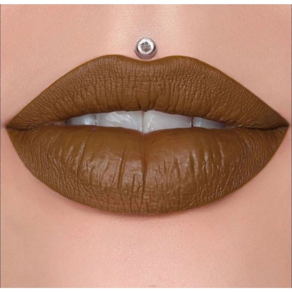 RT22 Velour Liquid Lipstick (Deep Pockets)